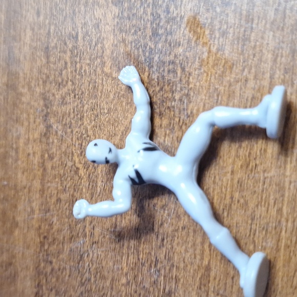 Power Ranger Miniature White Action Figure - Picture 2 of 3